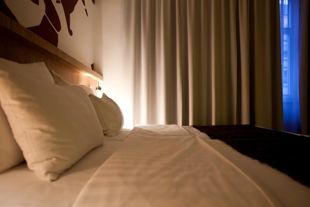 Doppel-/Zweibettzimmer mit privatem, externem Bad